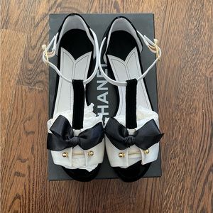 Chanel Black Velvet and White Satin sandals size 7.5. Very good condition